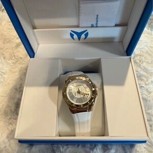 White and Gold Technomarine